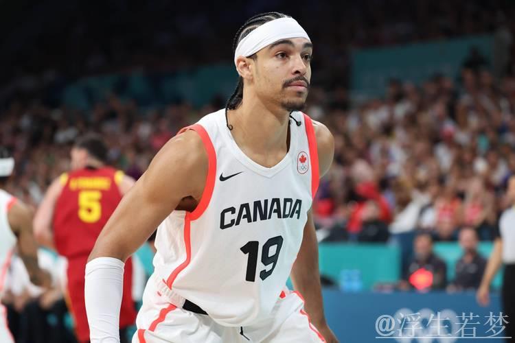 内姆哈德连续变向晃倒亚历山大 命中三分