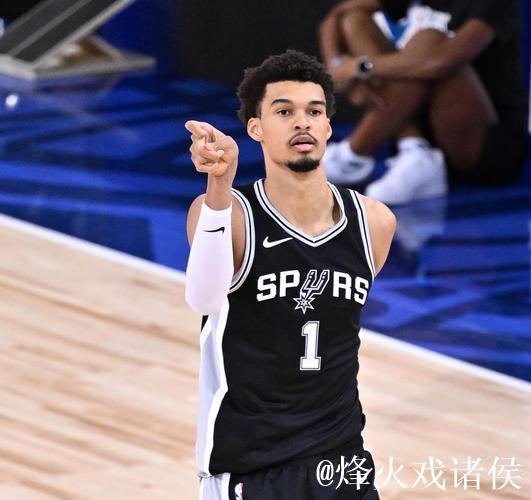 文班缺席马刺逆袭雷霆 独行侠狂胜鹈鹕豪取3连胜 文班缺席马刺逆袭雷霆 独行侠狂胜鹈鹕豪取3连胜